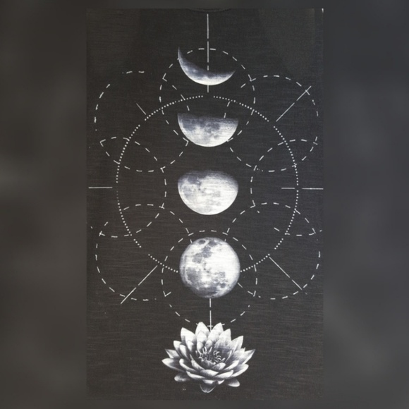 Lotus Flower Moon Phases Tank Top NWOT - Picture 2 of 3
